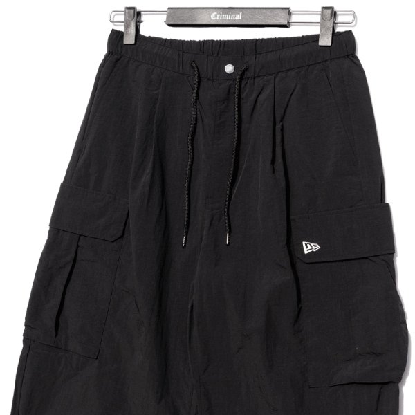 画像6: NEW ERA ニューエラ 【オーバーサイズド ナイロン カーゴパンツ】 ナイロンパンツ ロングパンツ 長ズボン ウィンドブレーカー オーバーサイズ ビッグサイズ ユニセックス (6)